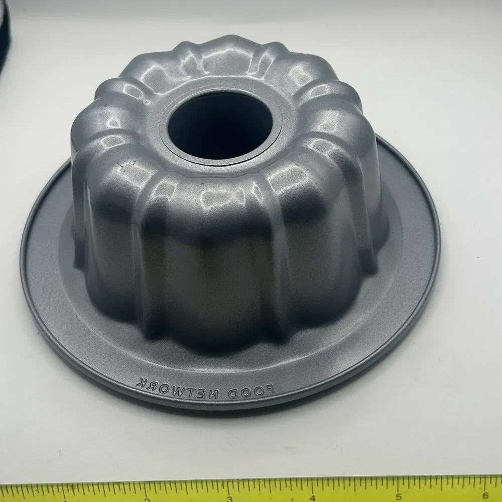 Food Network Small Non-Stick Rimmed Bundt Pan 6 Inches Rim To Rim